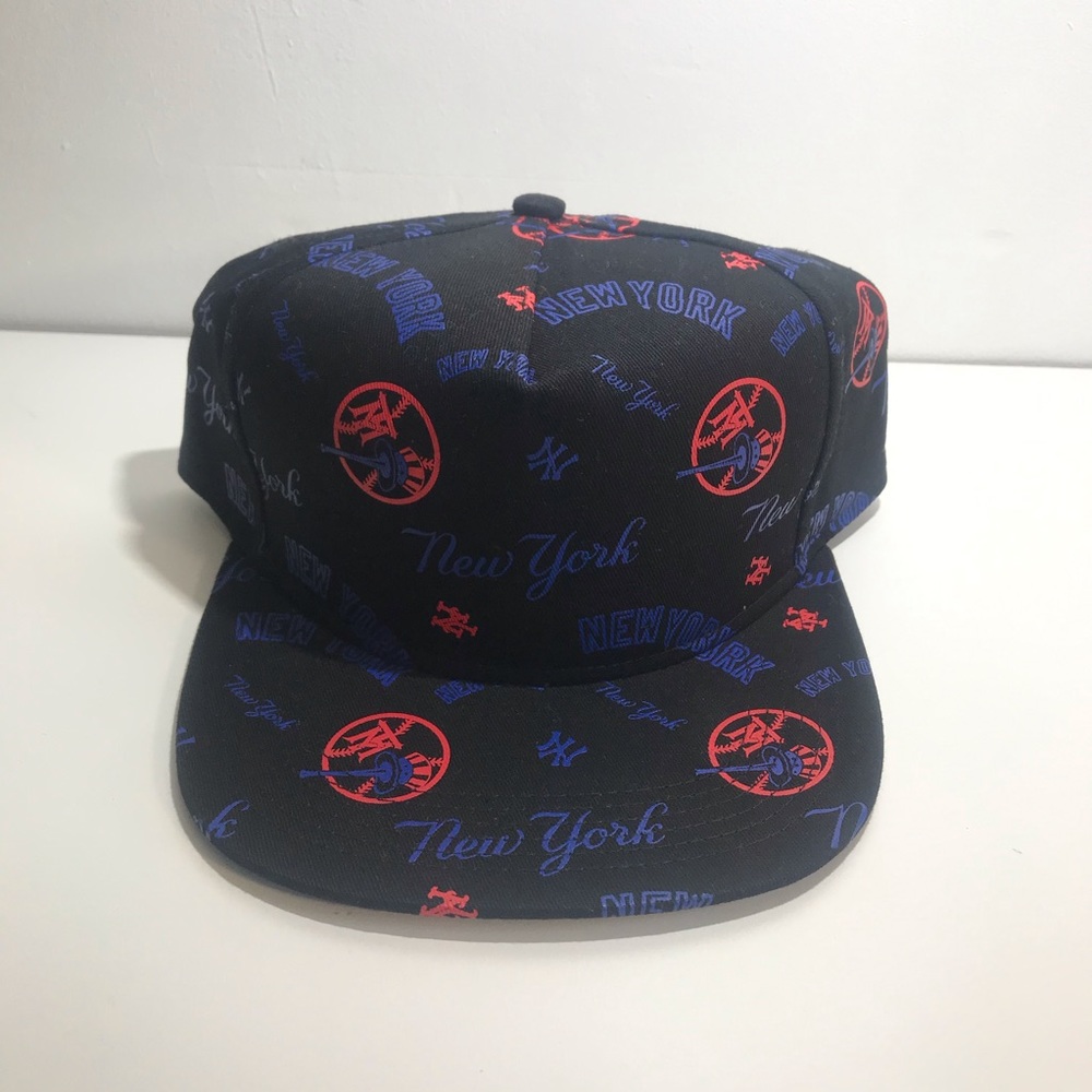 Rare BRAND NEW NY Yankees Black Snapback